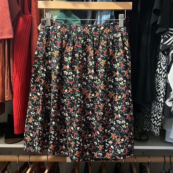 J. Crew Dresses & Skirts - 5/$20✨✨J. Crew Mercantile Black Floral Skirt Size 00
